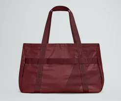 Active Tote 45L in Burgundy Red