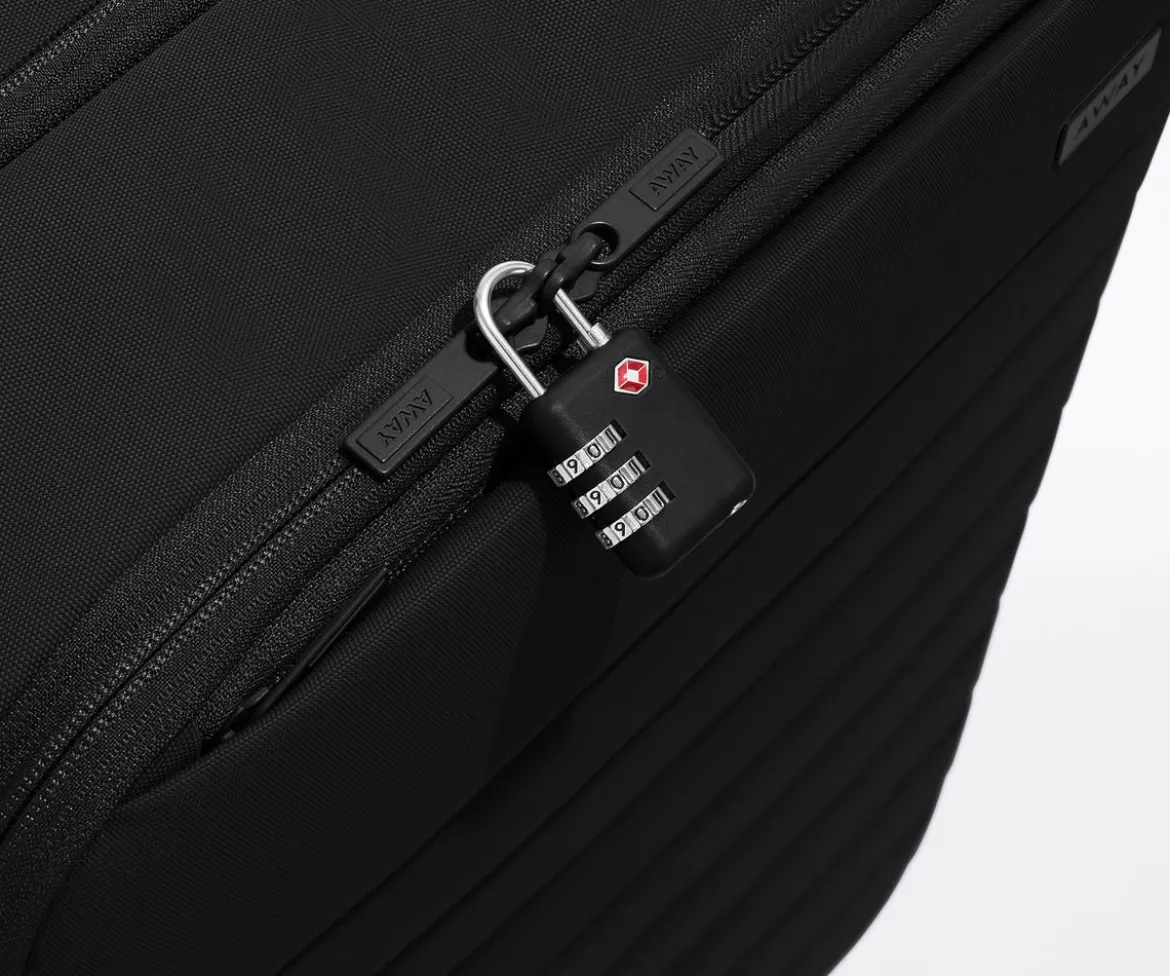 Softside Large in Jet Black