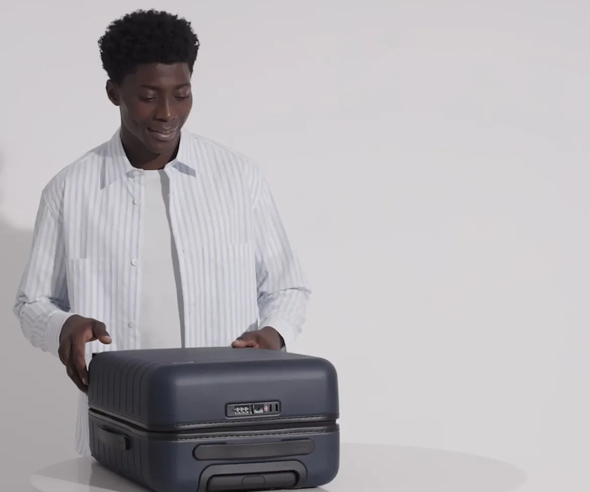 The Carry-On in Salt White