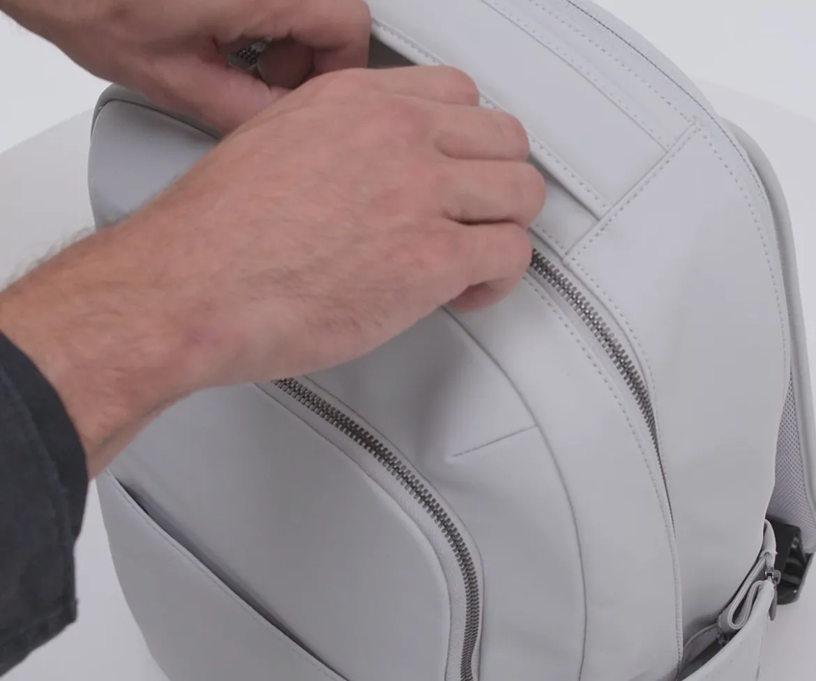 The Commuter Backpack in Coast Blue