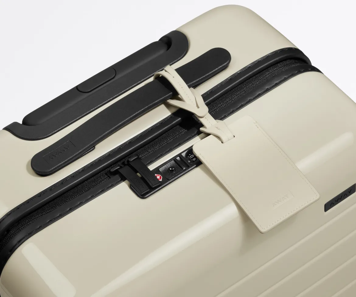 The Luggage Tag in Salt White