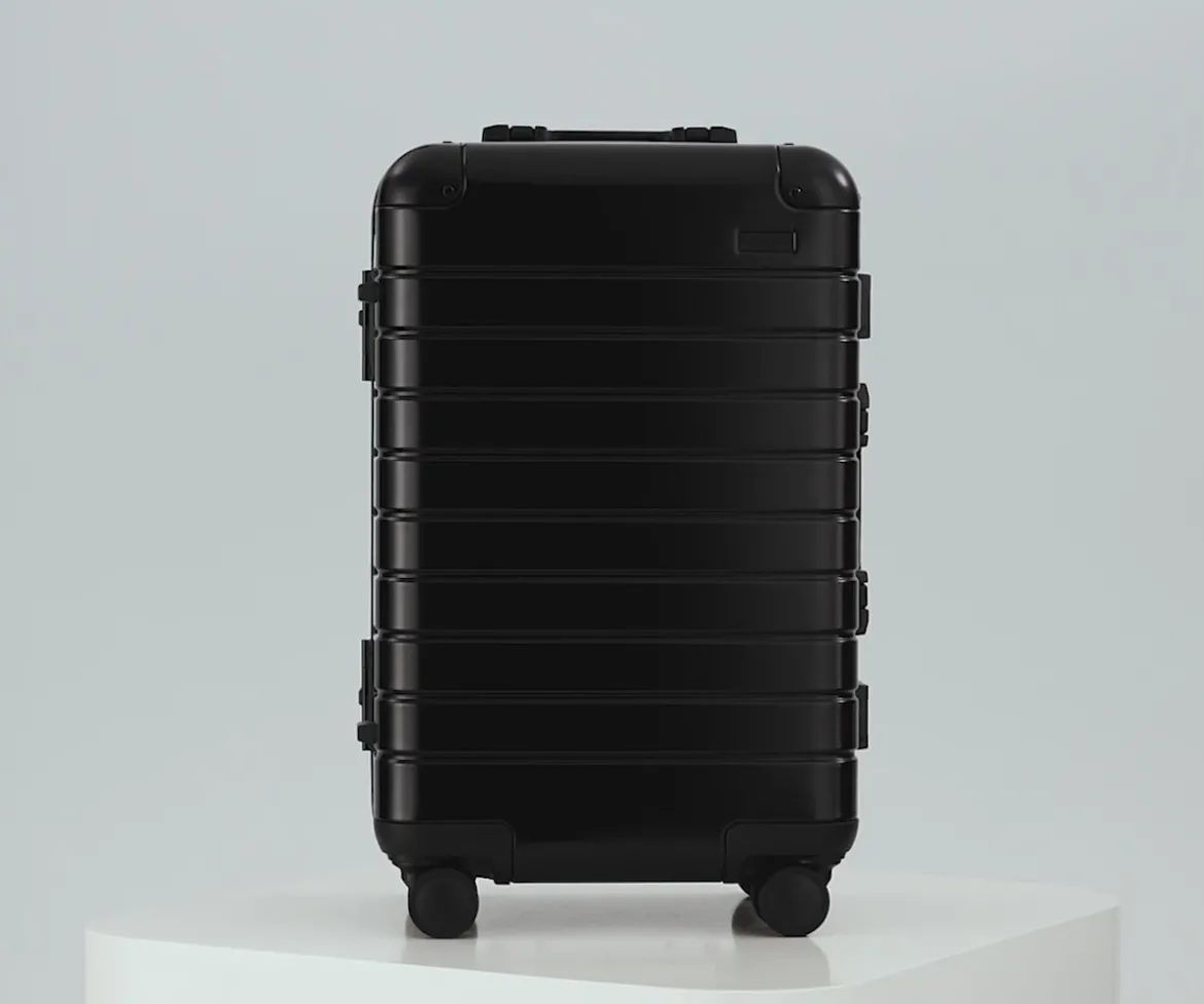 The Medium: Aluminum Edition in Onyx Black
